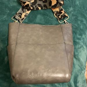 Ah-Dorned Bucket bag with leopard strap